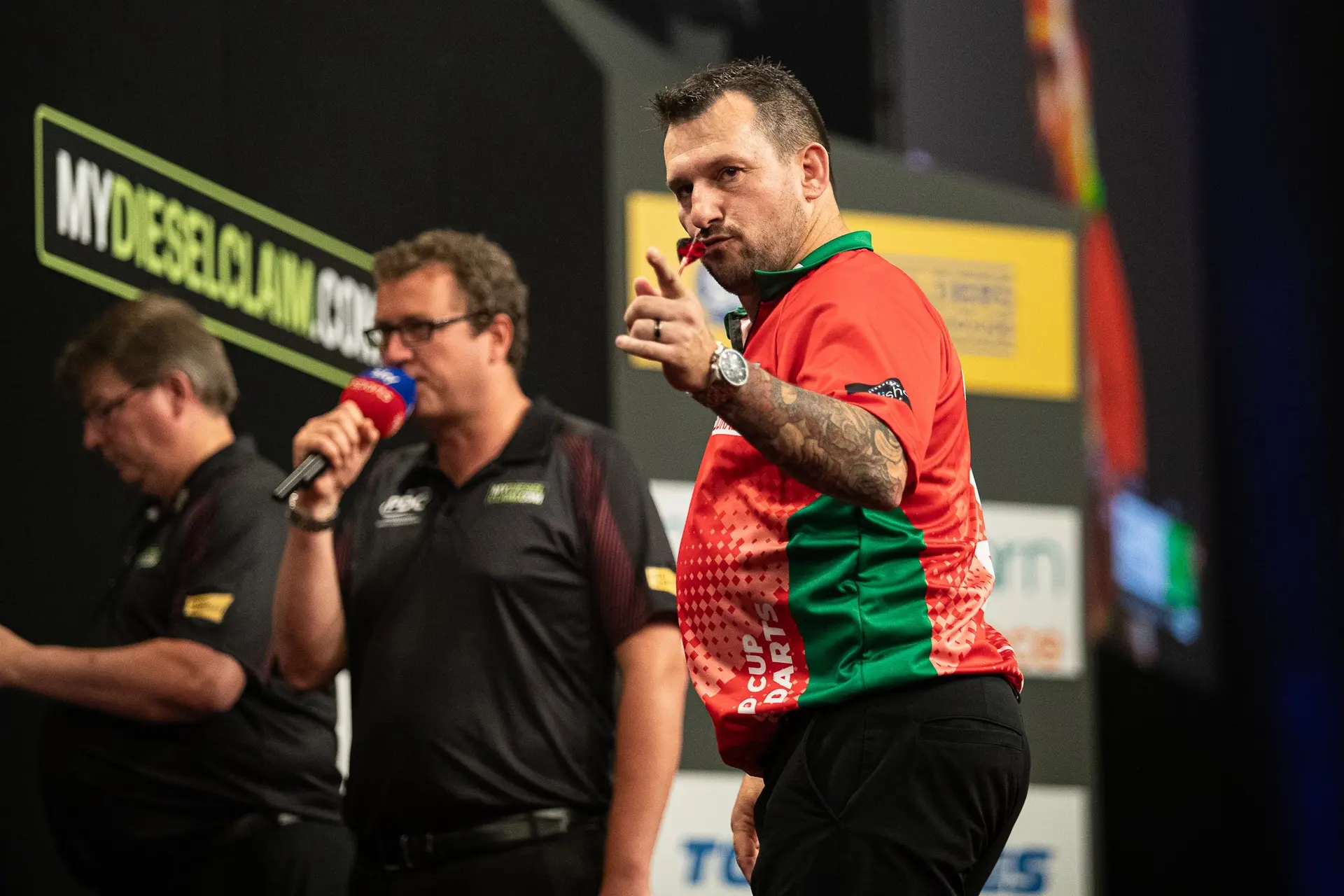 Clayton wants to break World Cup of Darts record with Wales: "It's going to be difficult but we'll try our best"