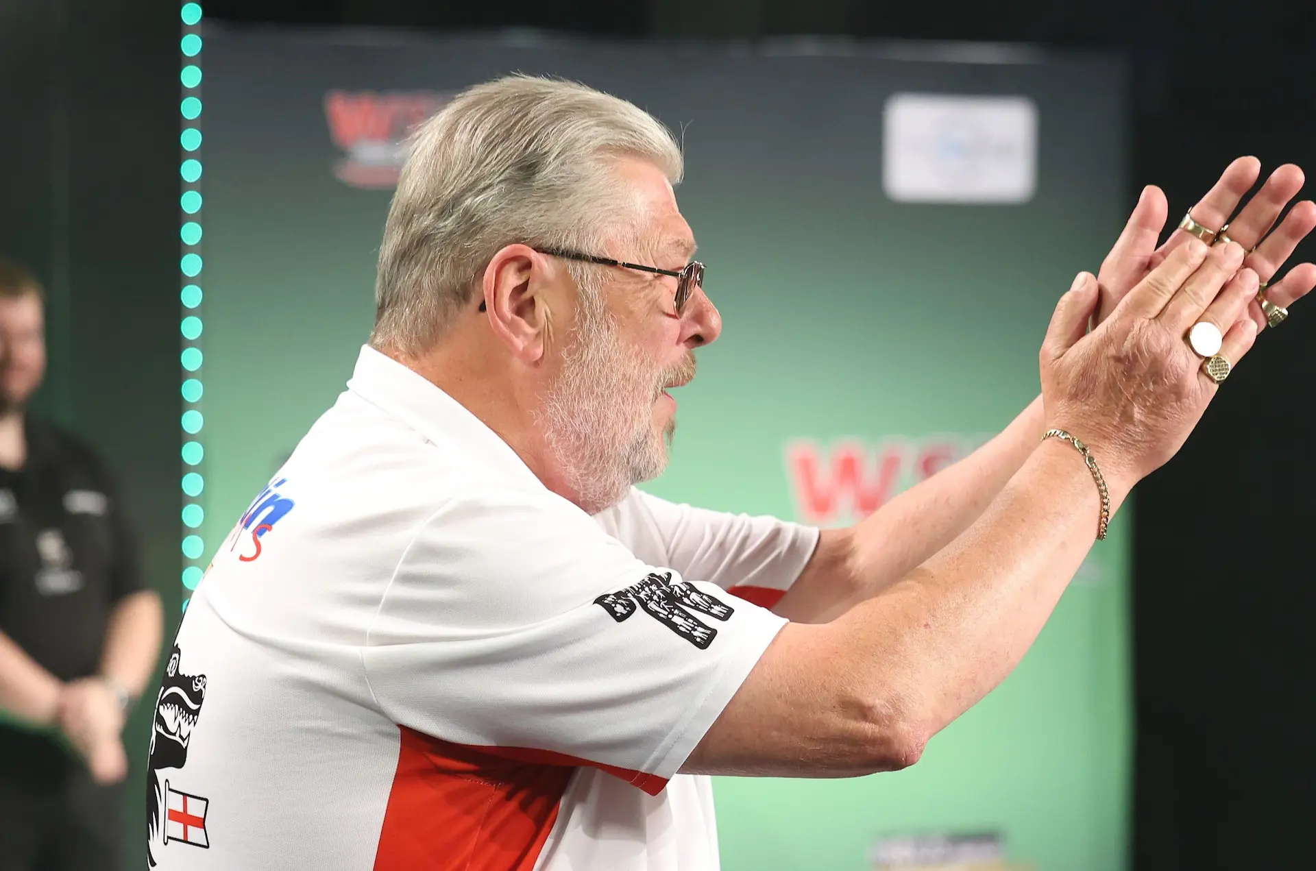 Martin Adams fight back from 2-0 down to overcome Deta Hedman at World Seniors Darts Championship
