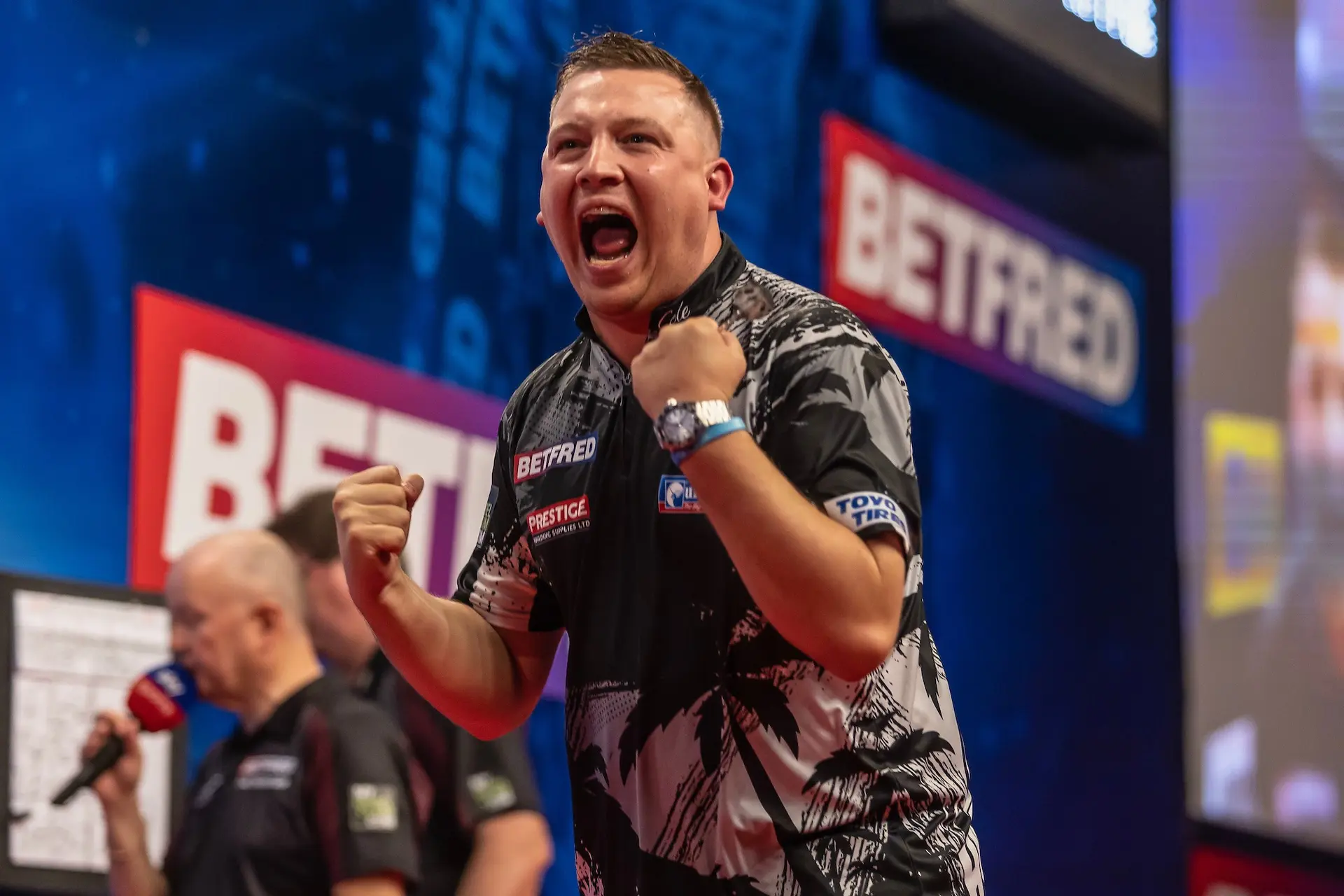 World Number One Michael Smith latest big name to fall at World Matchplay as deadly doubling from Dobey seals maiden Quarter-Final