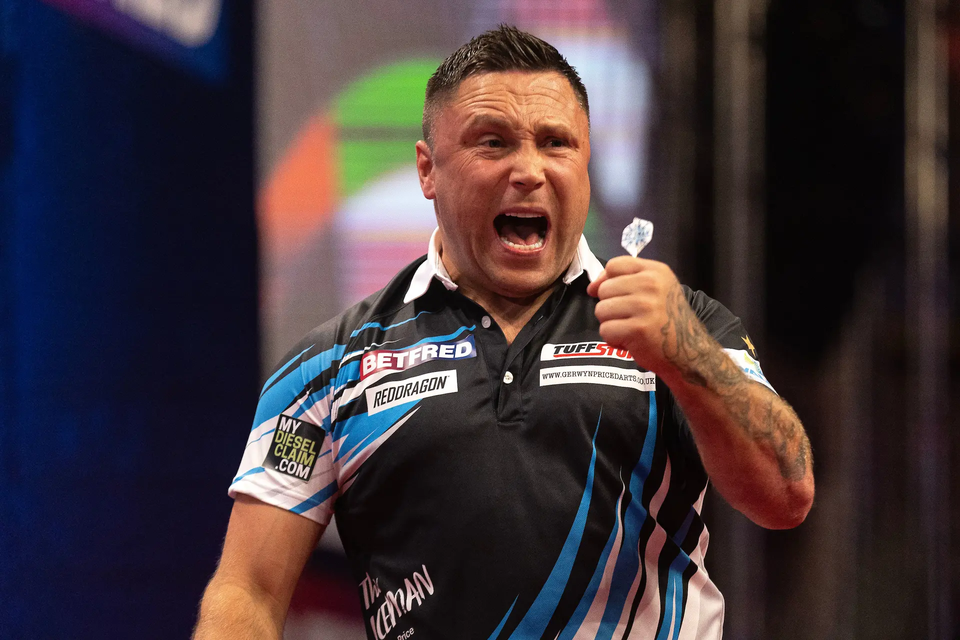 Price comfortably through to second round at World Matchplay despite Bunting's mindgames: "It affected him a little bit more than it affected me"