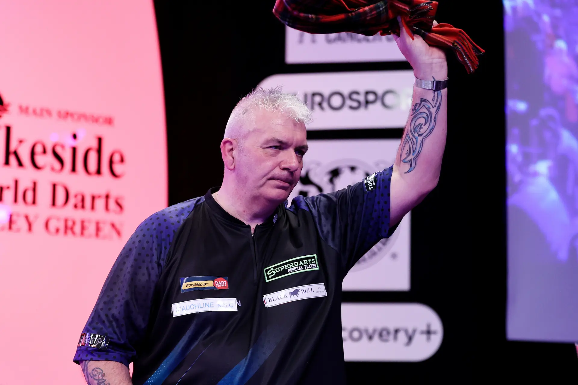 McEwan wins first qualifying tournament for World Seniors Darts Matchplay