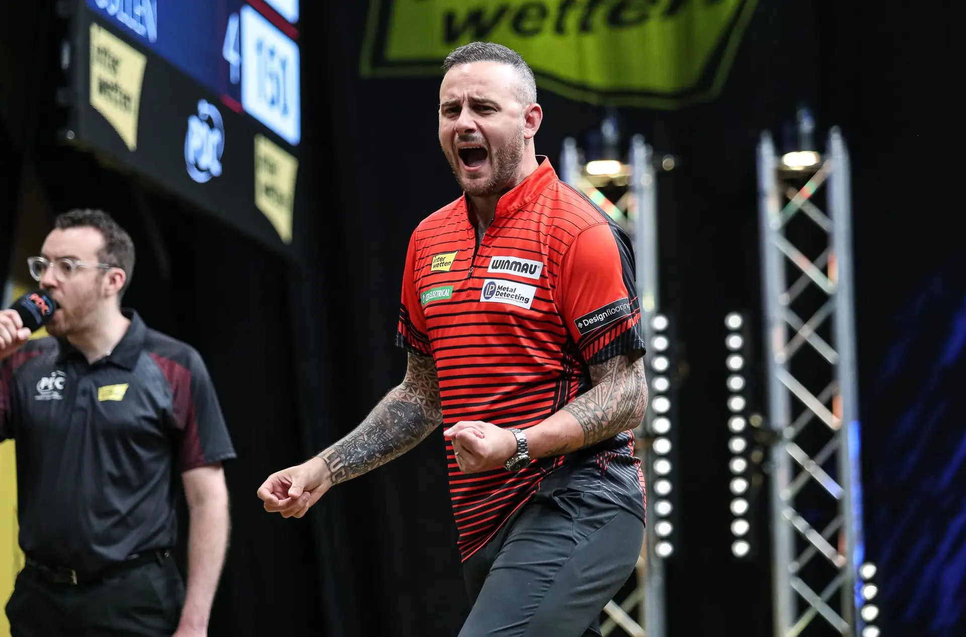 World Matchplay opens with a bang as Cullen prevails from enthralling encounter with Mike de Decker