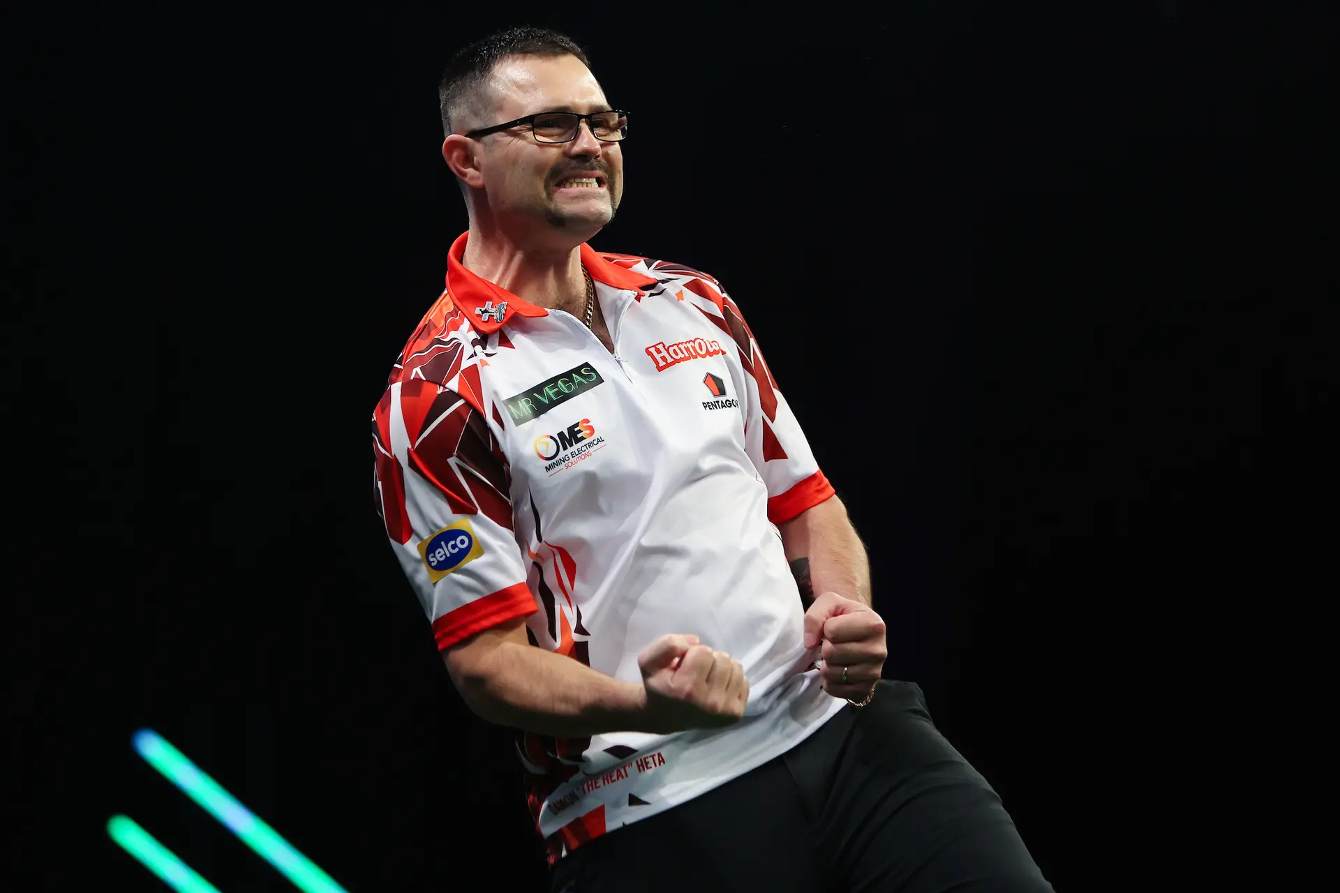 Doubling dominance from Damon Heta dumps out Michael van Gerwen at the Grand Slam of Darts