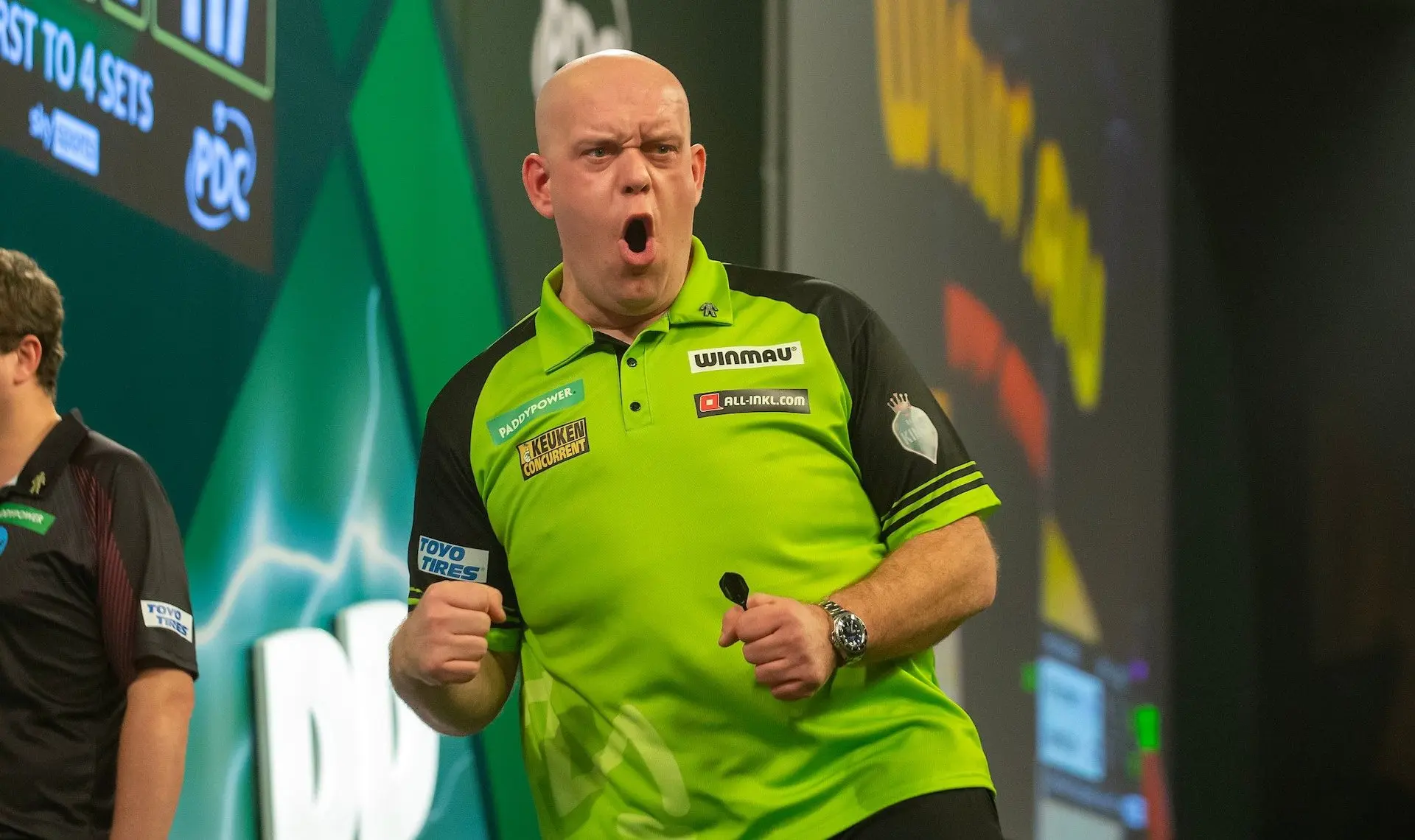 Ruthless Michael van Gerwen derails the Bunting hype train with straight sets win to reach quarter-finals at World Darts Championship