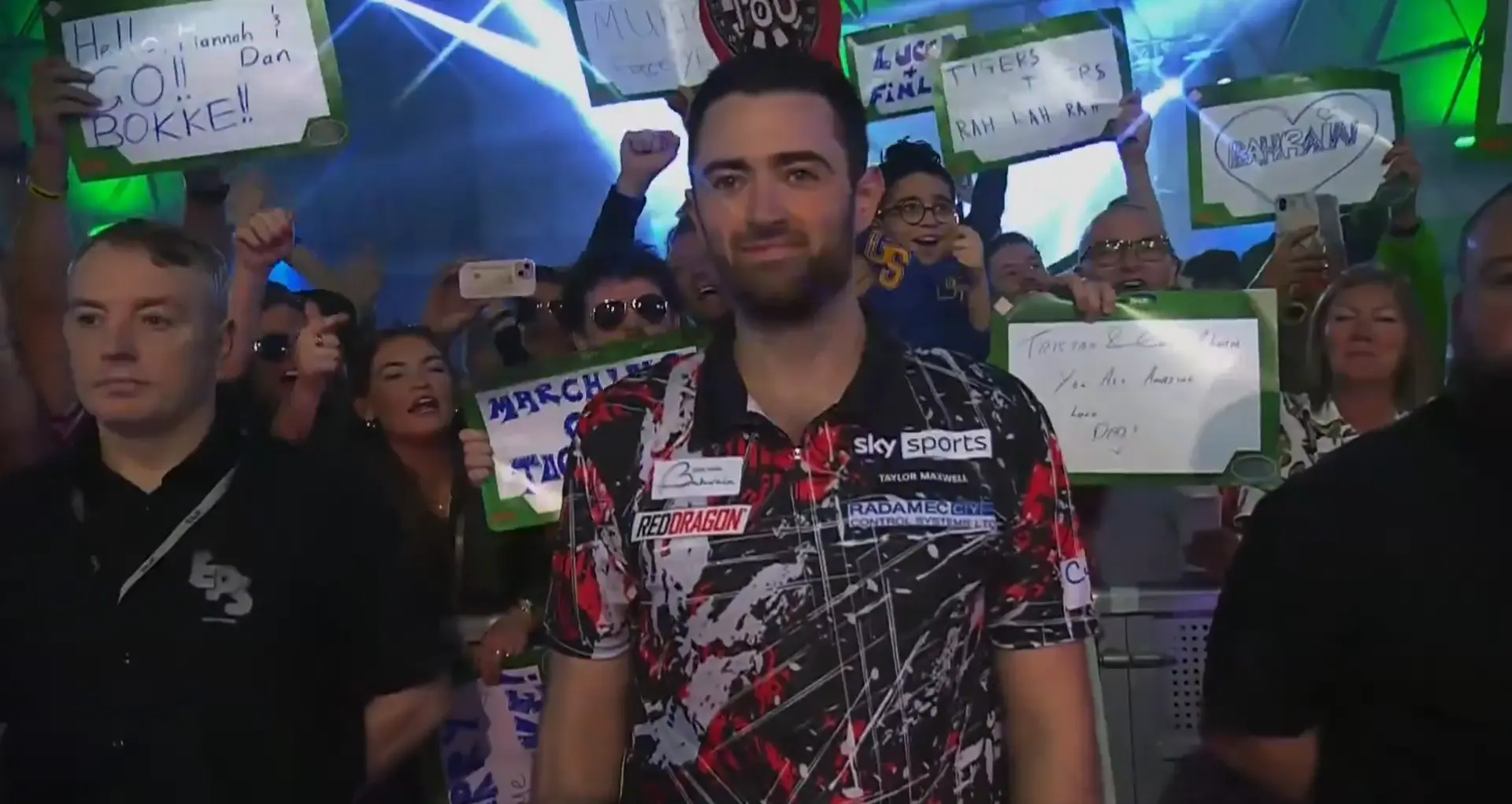 VIDEO: Luke Humphries is introduced as reigning world champion for the first time
