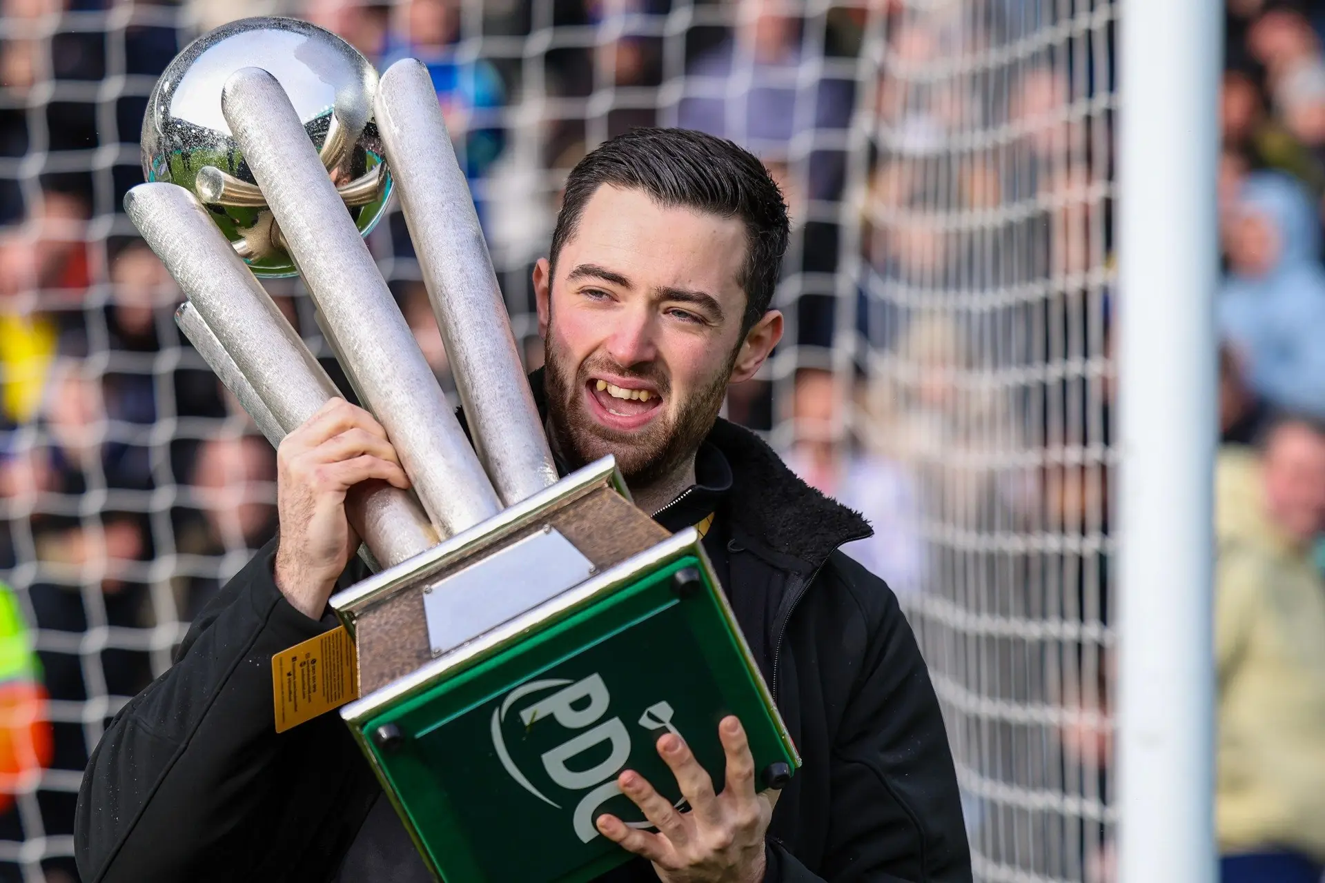 VIDEO: Luke Humphries shows off Sid Waddell Trophy to Leeds United fans