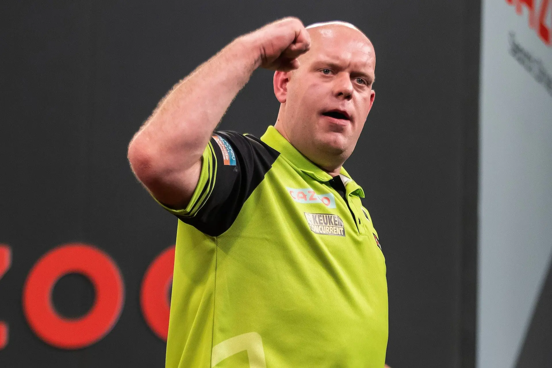 Michael van Gerwen and Michael Smith produce comebacks to reach semi-finals in Berlin
