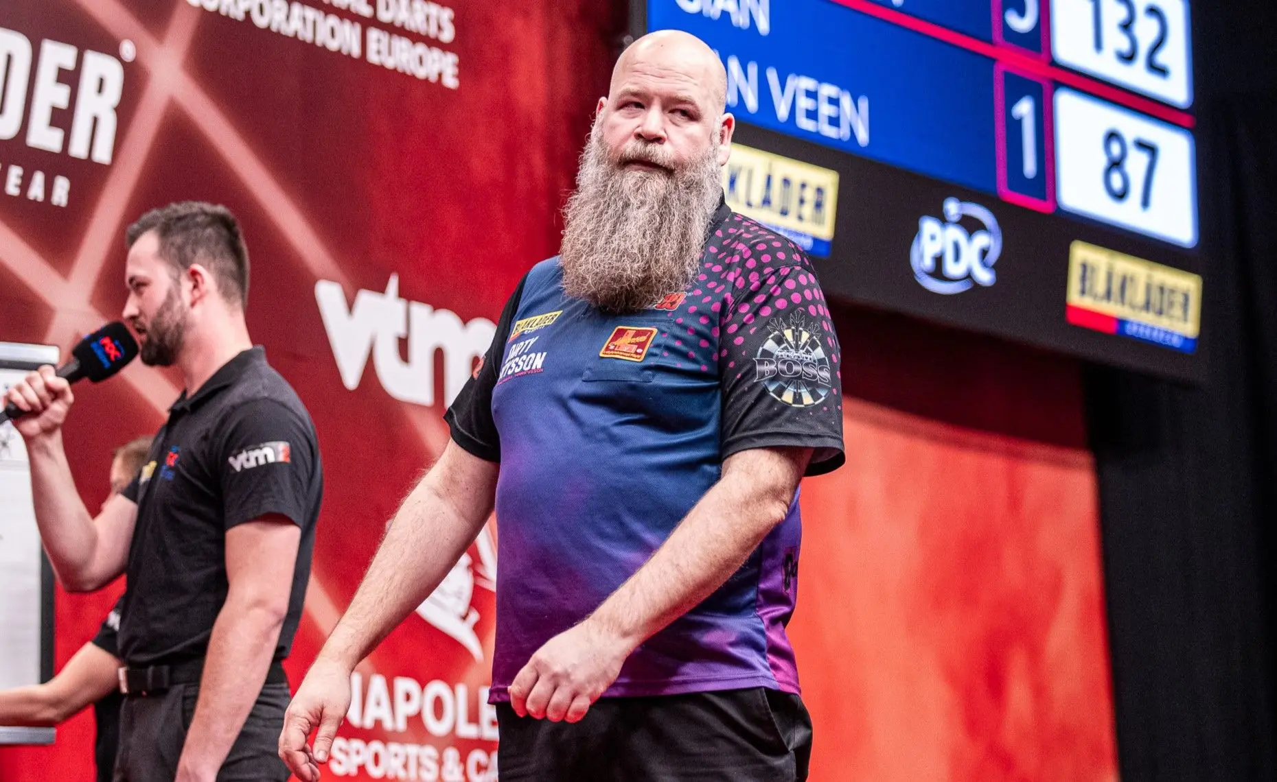 'Dirty Harry' Andreas Harrysson throws nine-dart finish during Players Championship 32