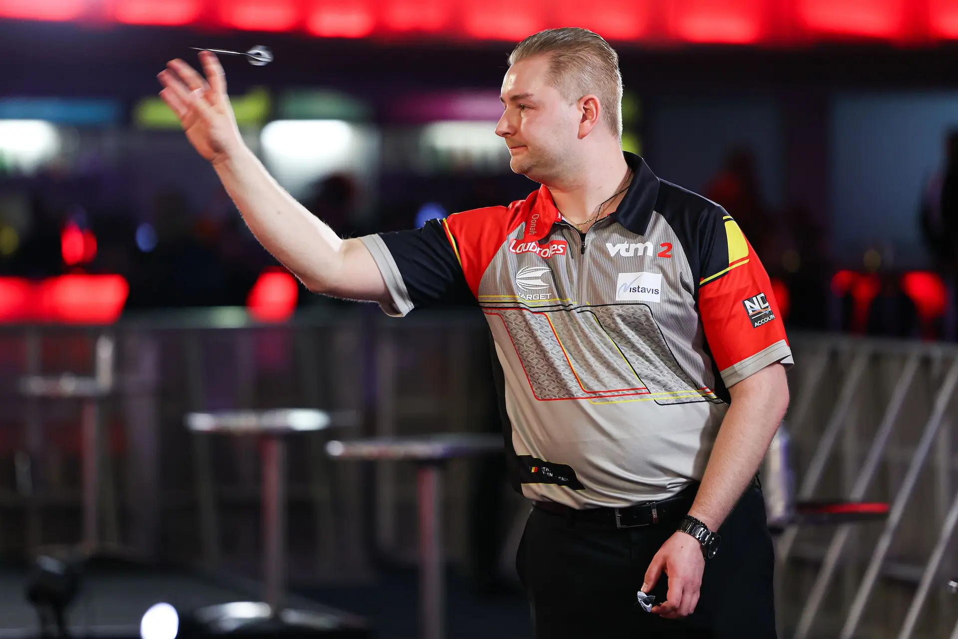''You have to be able to control the booze'' - Father of Dimitri van den Bergh speaks out on combination of alcohol and darts