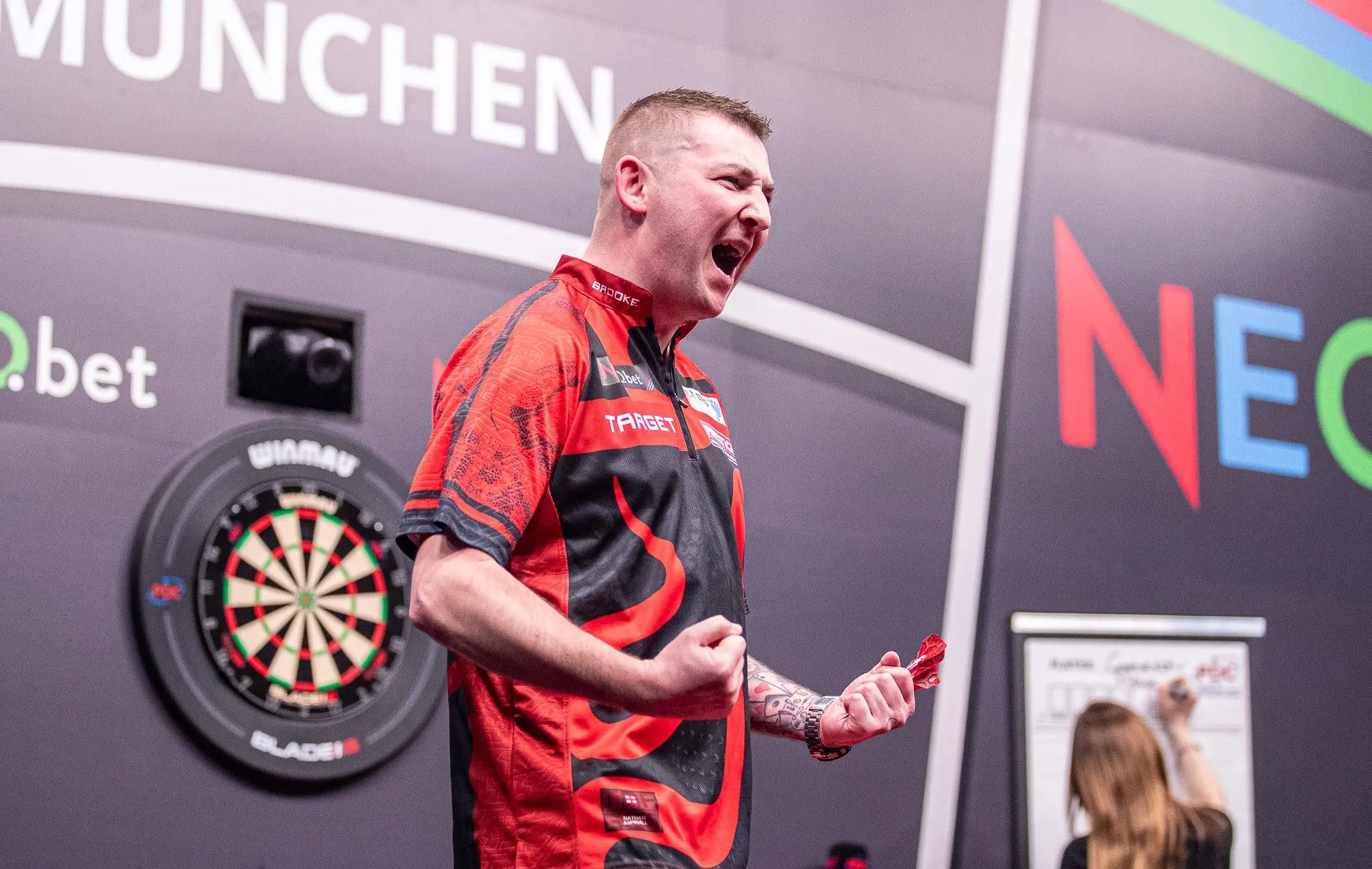 Aspinall edges Searle in thriller after Clayton impresses at 2024 World Grand Prix