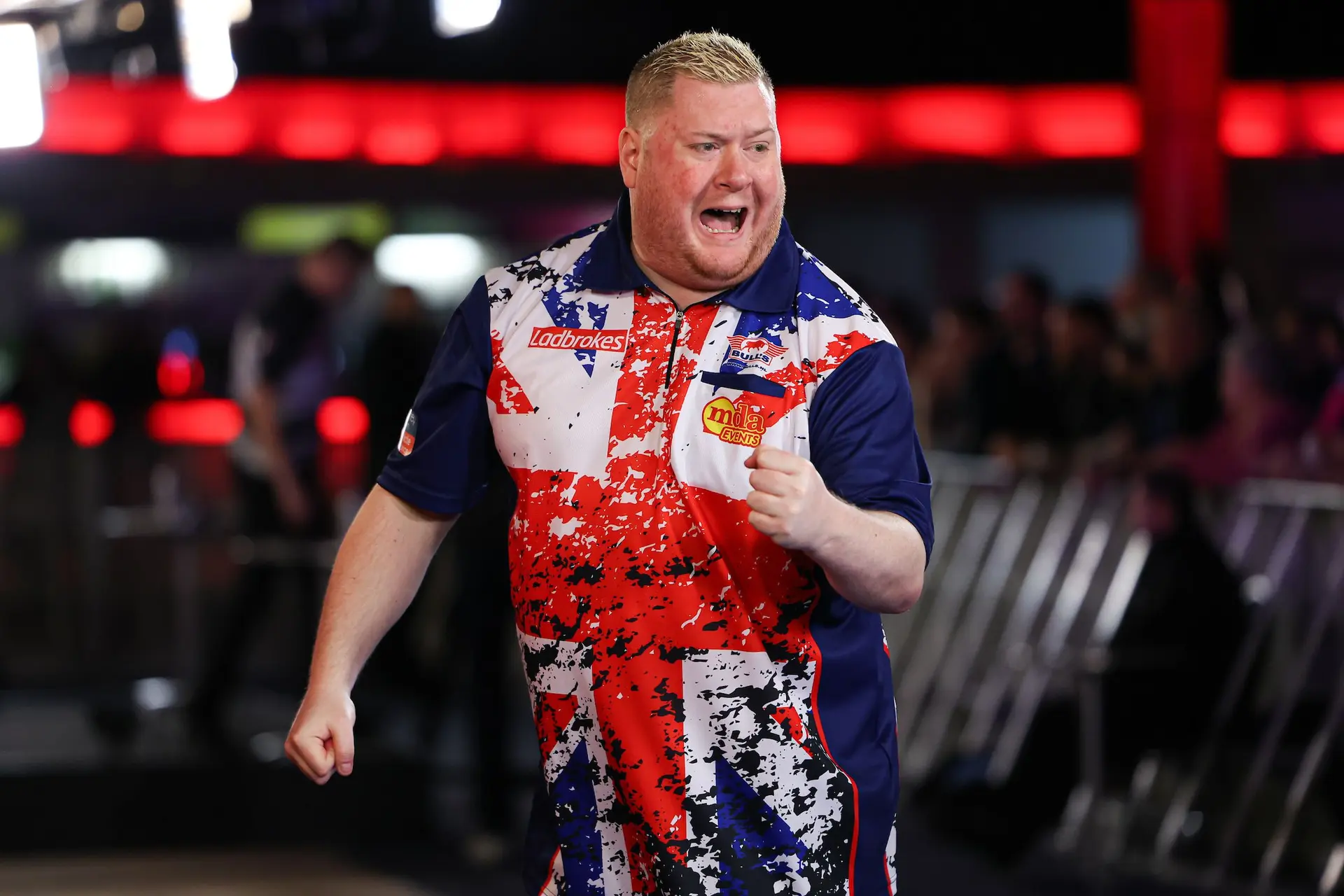 Ricky Evans & Dimitri van den Bergh first men through to quarter-finals at UK Open