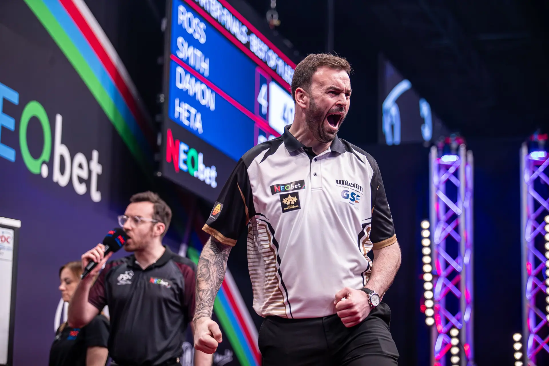 Joy for Martin Schindler & Daniel Klose before Ross Smith edges Raymond van Barneveld in thriller at Austrian Darts Open