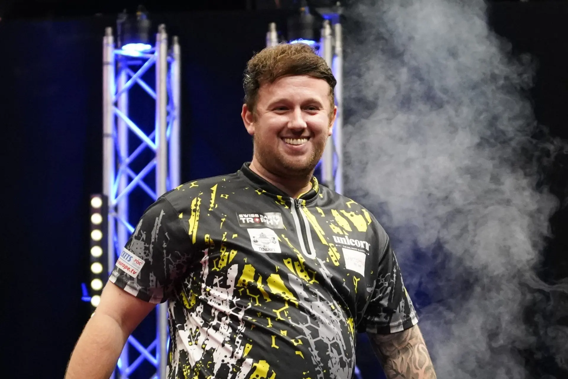 Three players receive gift from PDC after throwing nine-dart finish