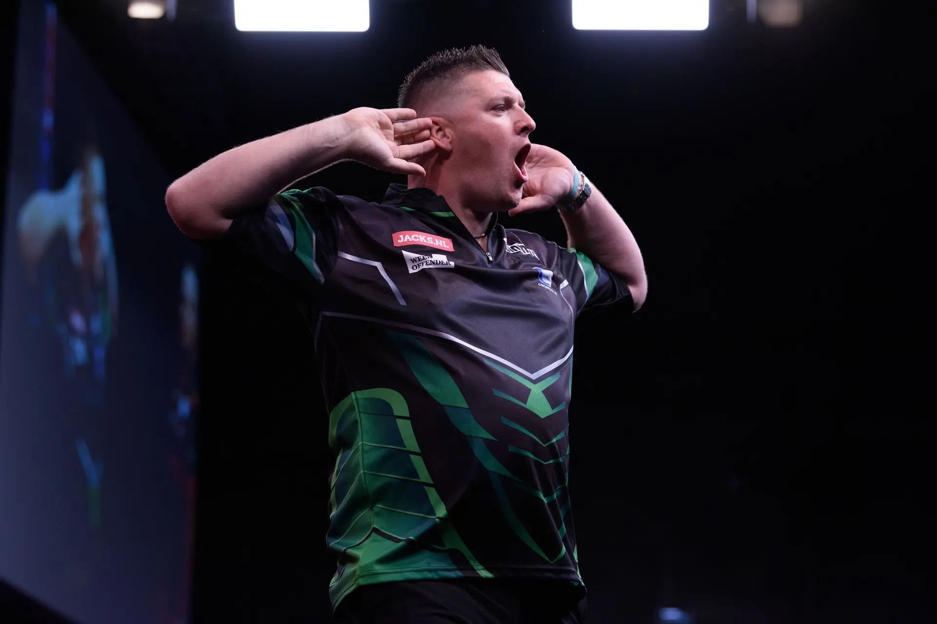Gurney seals incredible comeback win over Chisnall in style, Searle sweeps aside Wright and Nijman romps into Hungarian Darts Trophy quarters with 104 average