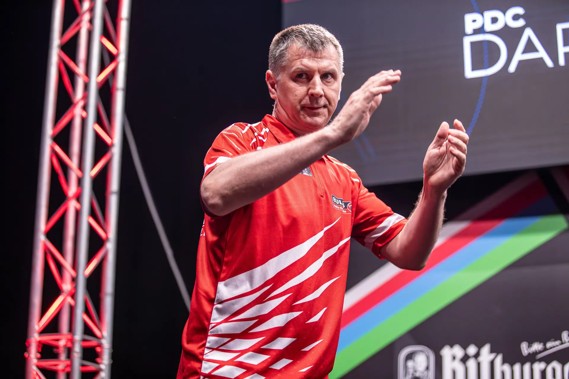 Ratajski sets up showdown with Van Gerwen in Prague as Soutar & Edhouse ease through at Czech Darts Open