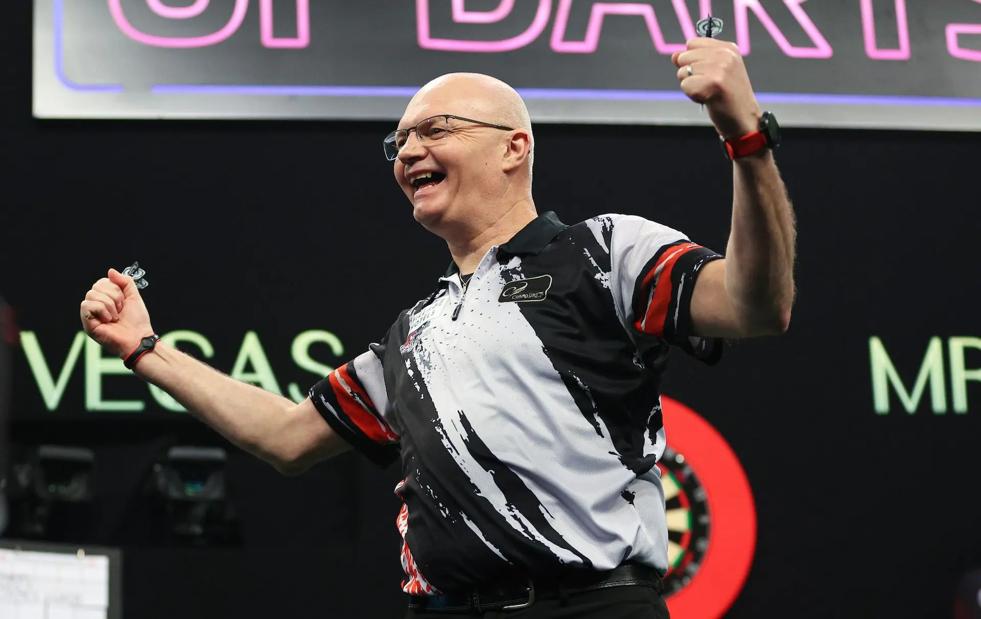 Mike de Decker boosts hopes at Grand Slam of Darts with Suljovic win after Mickey Mansell makes it two wins from two