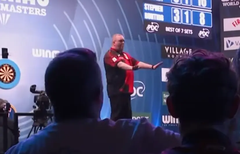 VIDEO: Wonderful sporting gesture from Stephen Bunting as Danny Noppert jeered at Winmau World Masters
