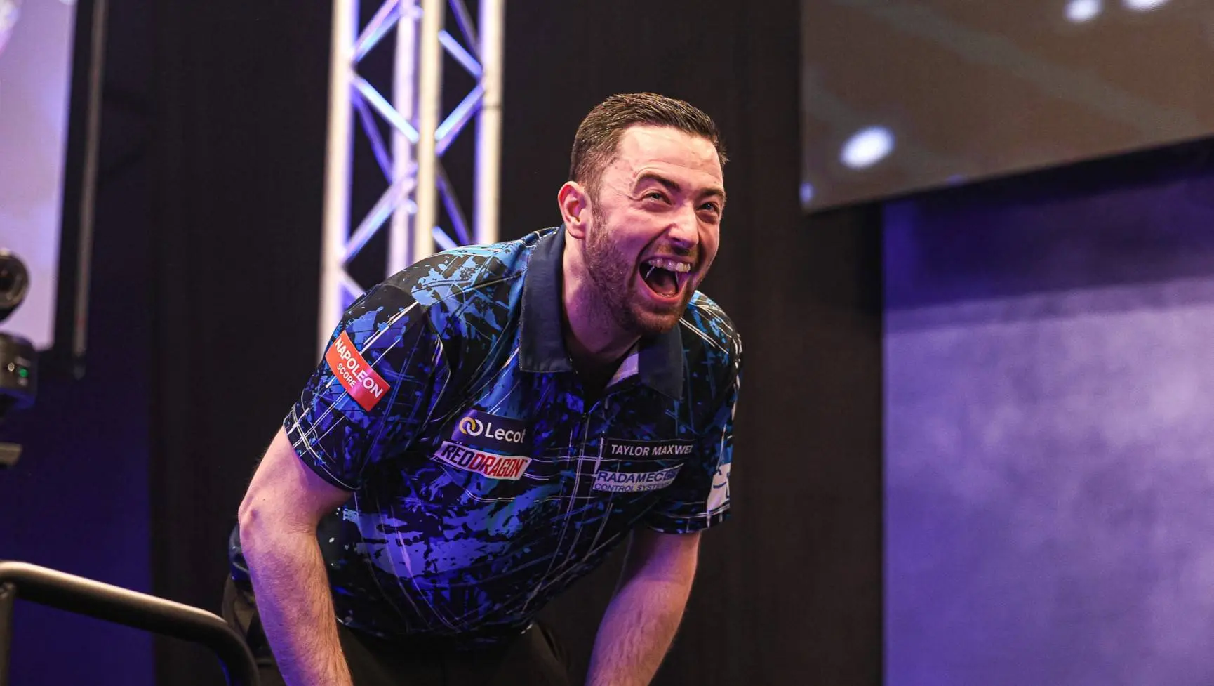 Luke Humphries throws nine-darter in first round of Players Championship 6