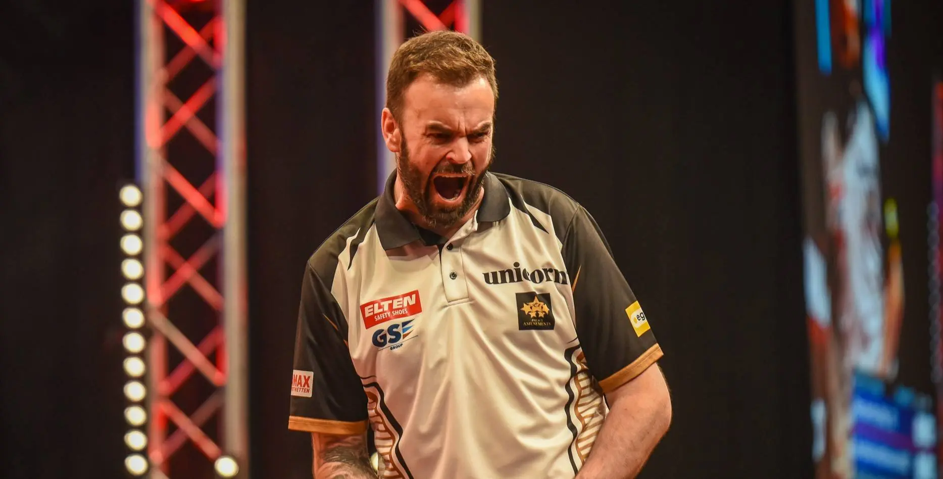 "I don't think I actually played that well": Two nine-darters, 24 consecutive legs but more in the locker for Ross Smith