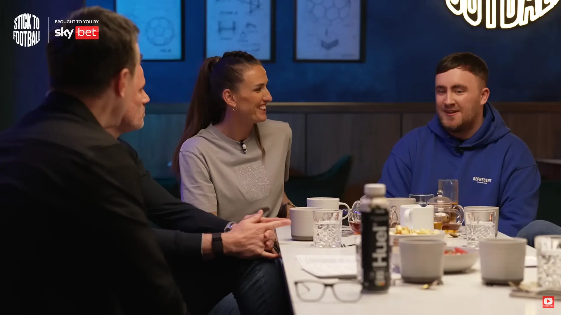 "Do your research! How unprofessional did they make themselves look?" - Gary Neville called out by Colin Lloyd after Luke Littler's appearance on Stick to Football