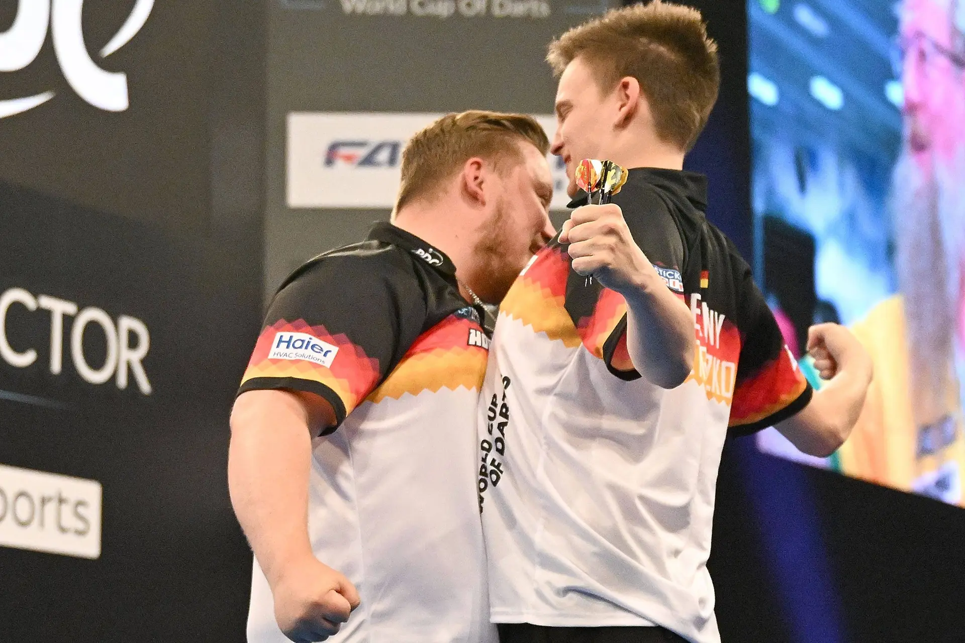 LIVEBLOG Saturday Evening World Cup of Darts 2025: Littler and Humpries out against Germany!
