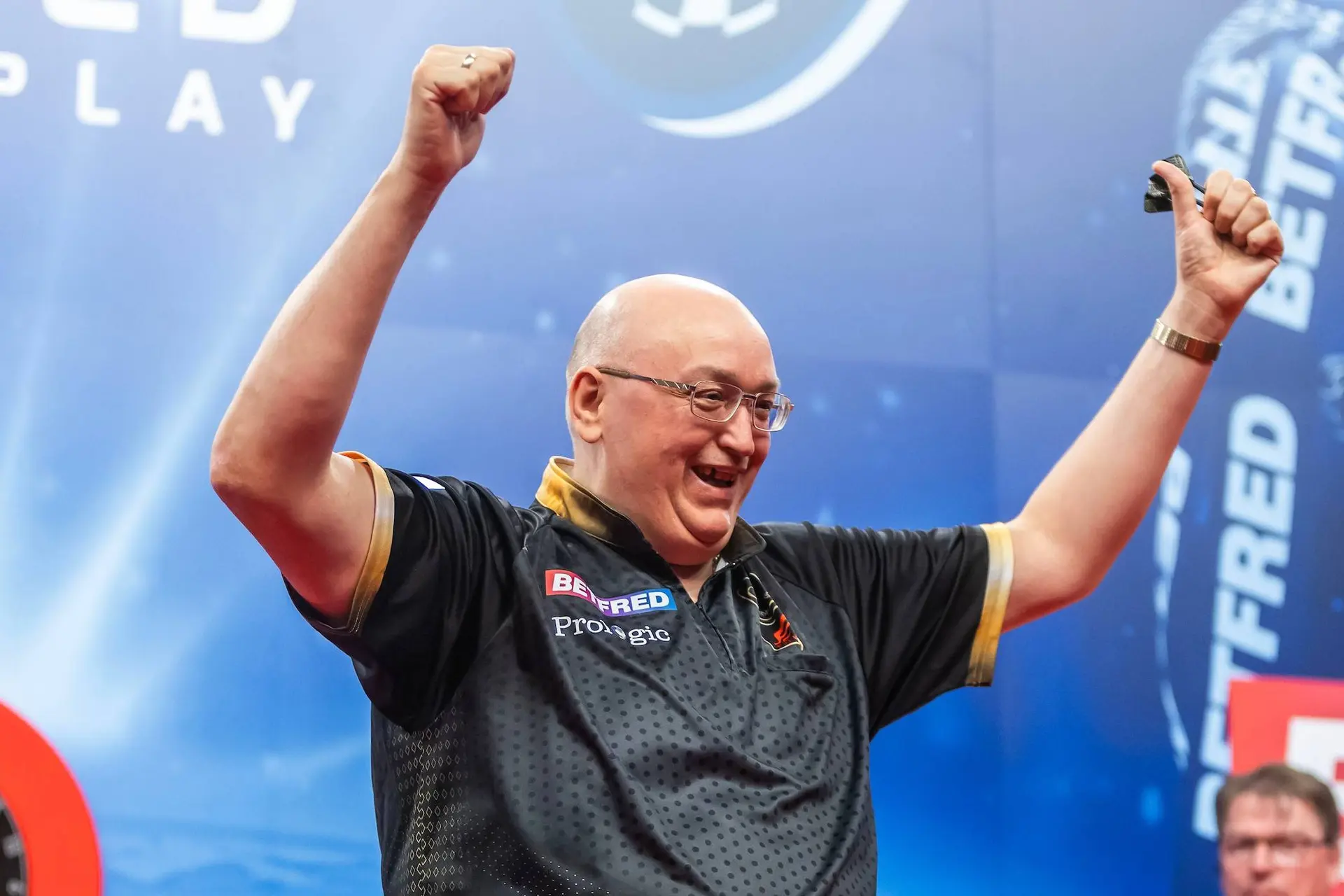 PDC Players Championship 16 Roundup | Andrew Gilding crushes Jonny Clayton to claim long-awaited first Players Championship title of his career