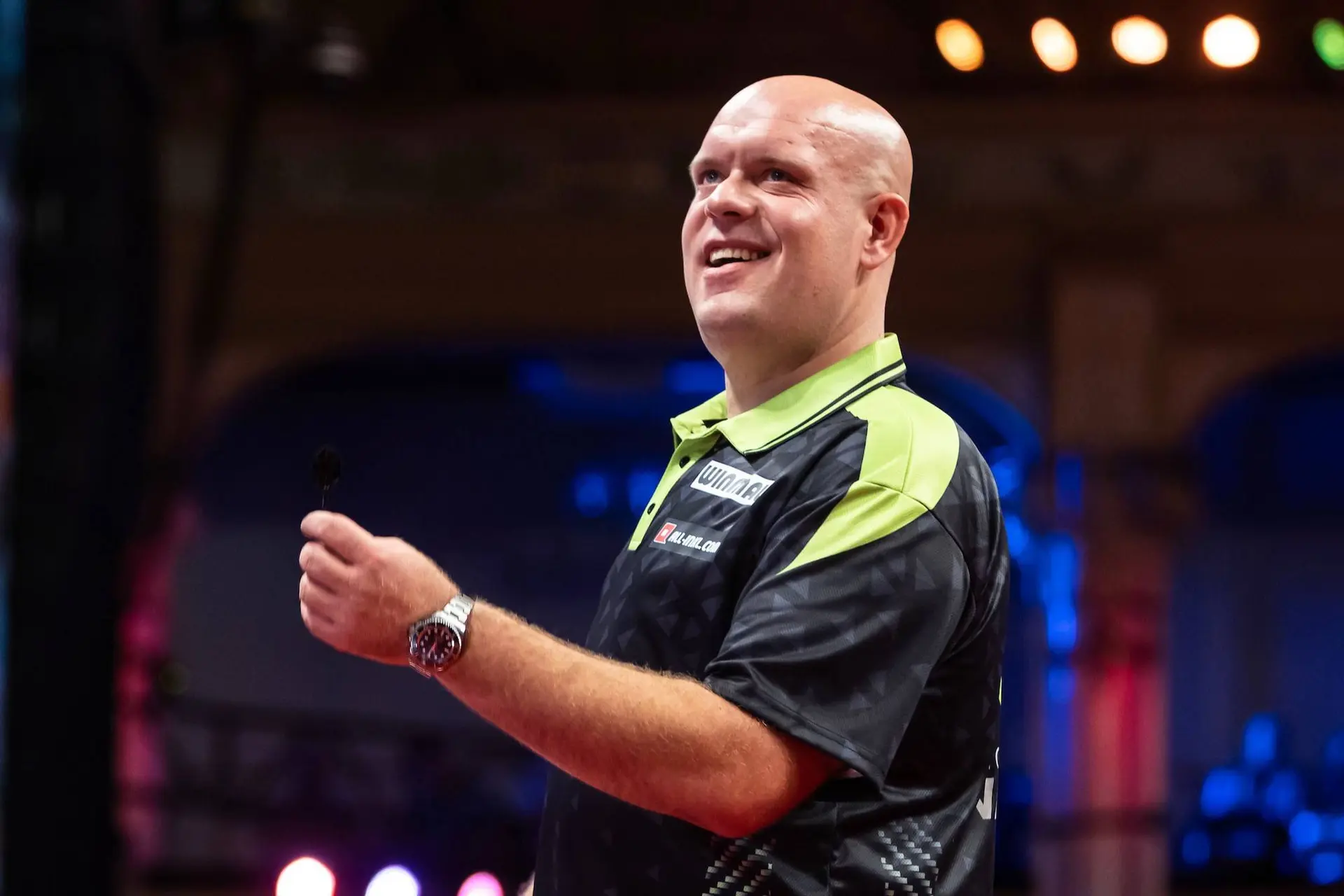 "It looked like he'd forgotten how to throw completely": Wayne Mardle puzzled by Michael van Gerwen World Matchplay win