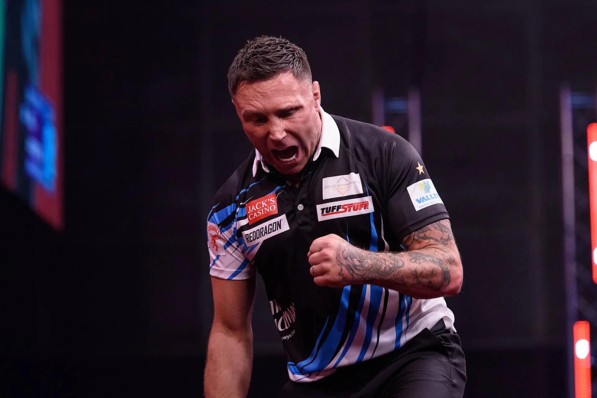 LIVE World Series of Darts Finals Sunday afternoon | Humphries-Van Gerwen, Littler and Price in Quarter-Final action