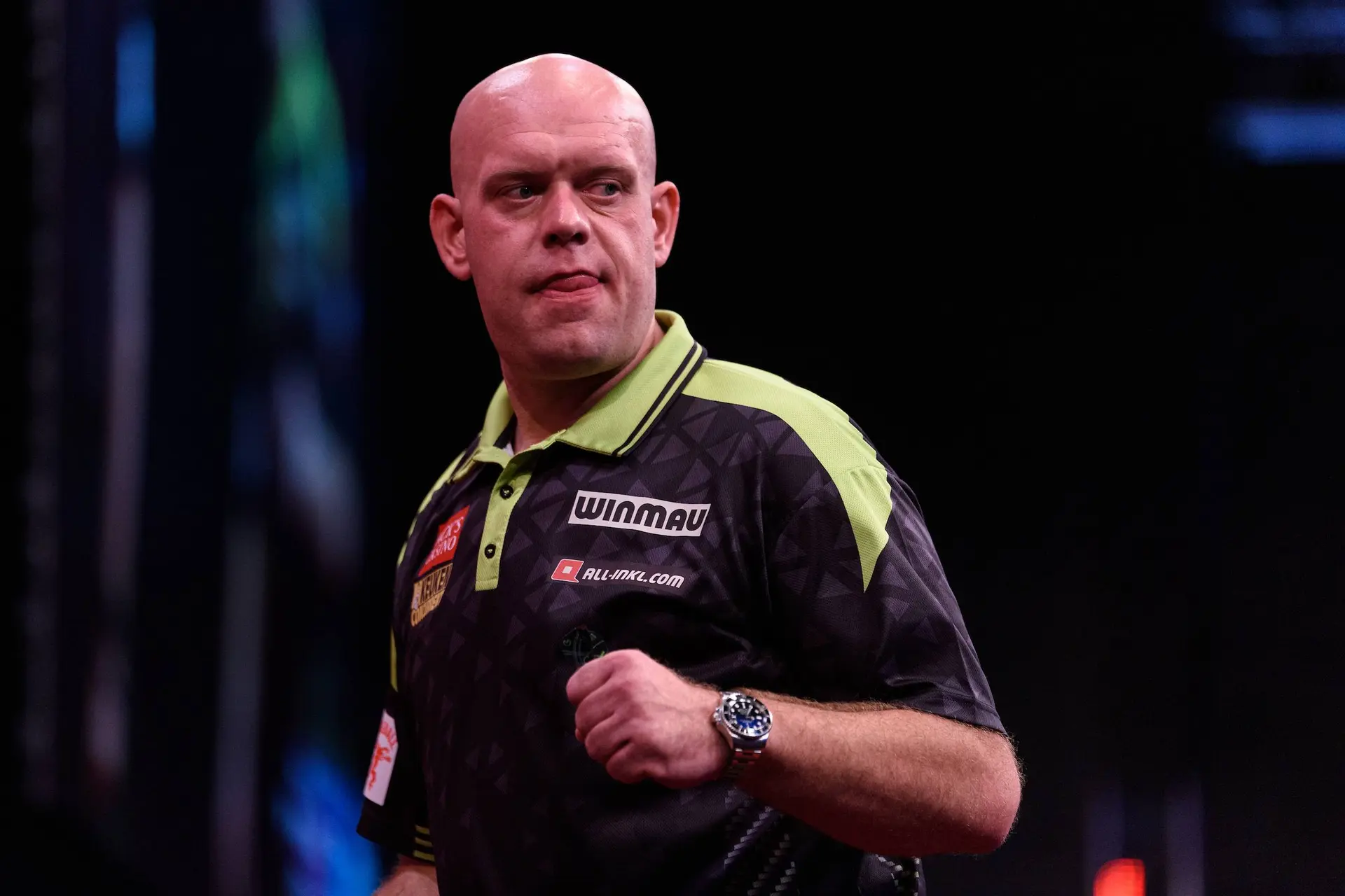 Grand Slam of Darts Round-Up | Van Gerwen progresses at the expense of Anderson while Rock and Nijman finish ahead of van Veen in ‘Group of Death’