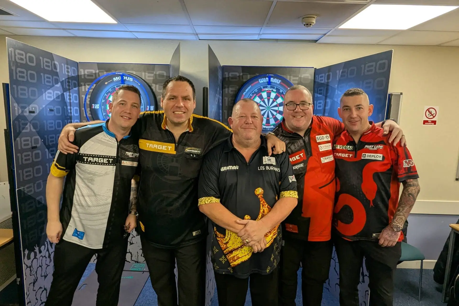 Mervyn King stuns Nathan Aspinall as Bunting, Dobey & Adrian Lewis light up Bolton on road to 2026 PDC World Darts Championship