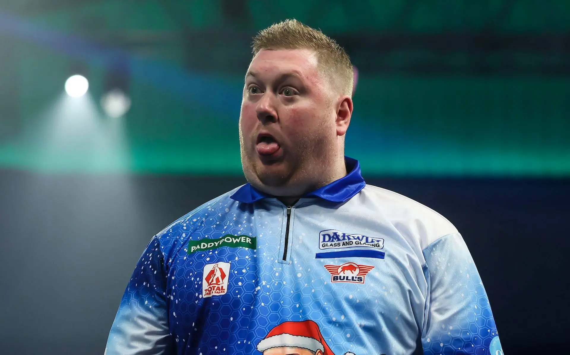 (VIDEO) Ricky Evans caught up in illegal throw row as sarcastic retort aimed at referee during PDC World Darts Championship epic