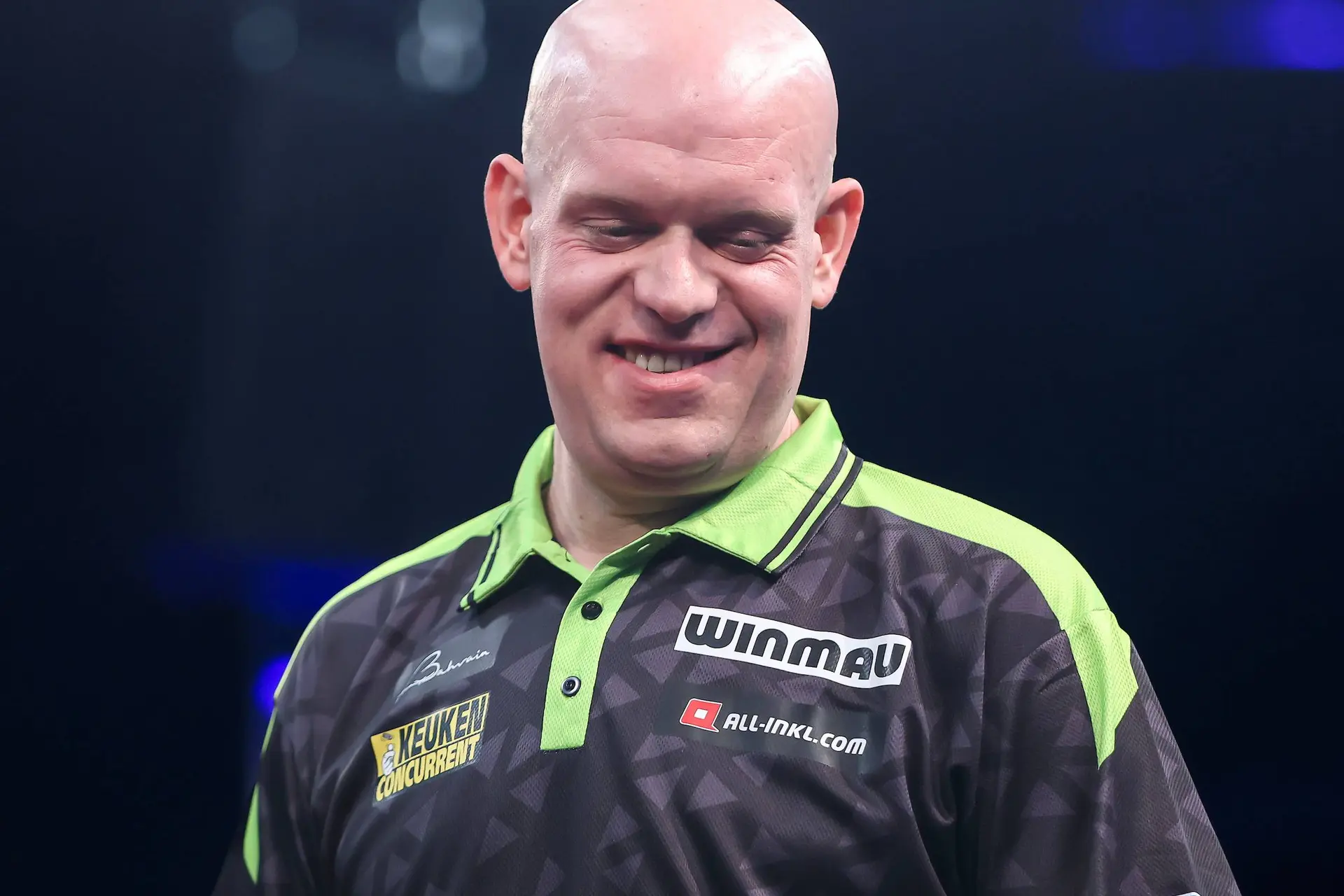 “If you go to an airport in England in the morning, whatever time it is, they’re having a nice big pint.” – Michael van Gerwen’s hilarious British culture verdict