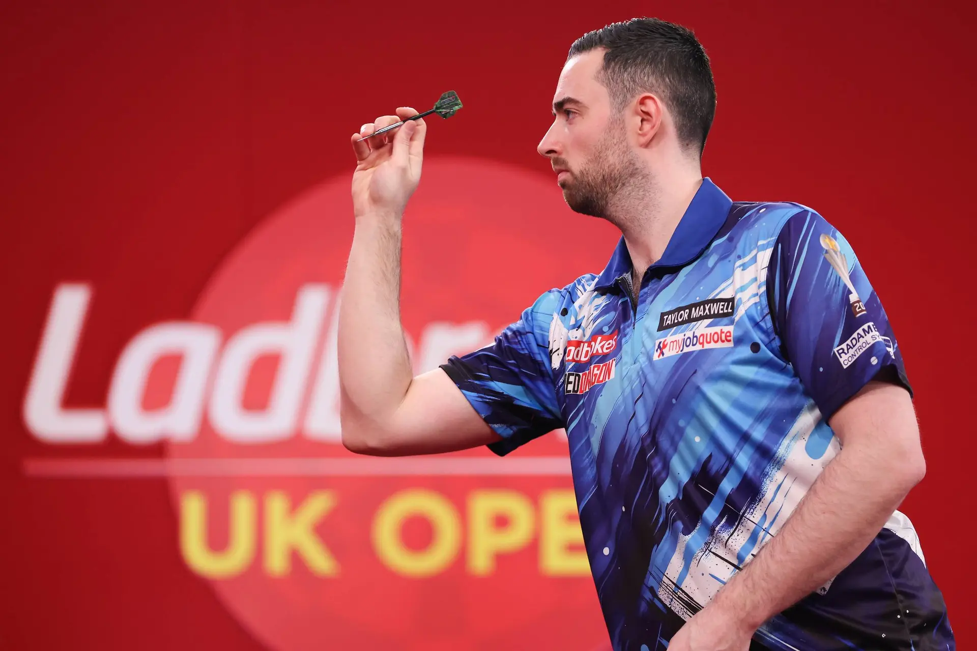 UK Open 2026 Saturday afternoon Round-Up | Luke Littler survives scare as Luke Humphries thrashes Dave Chisnall