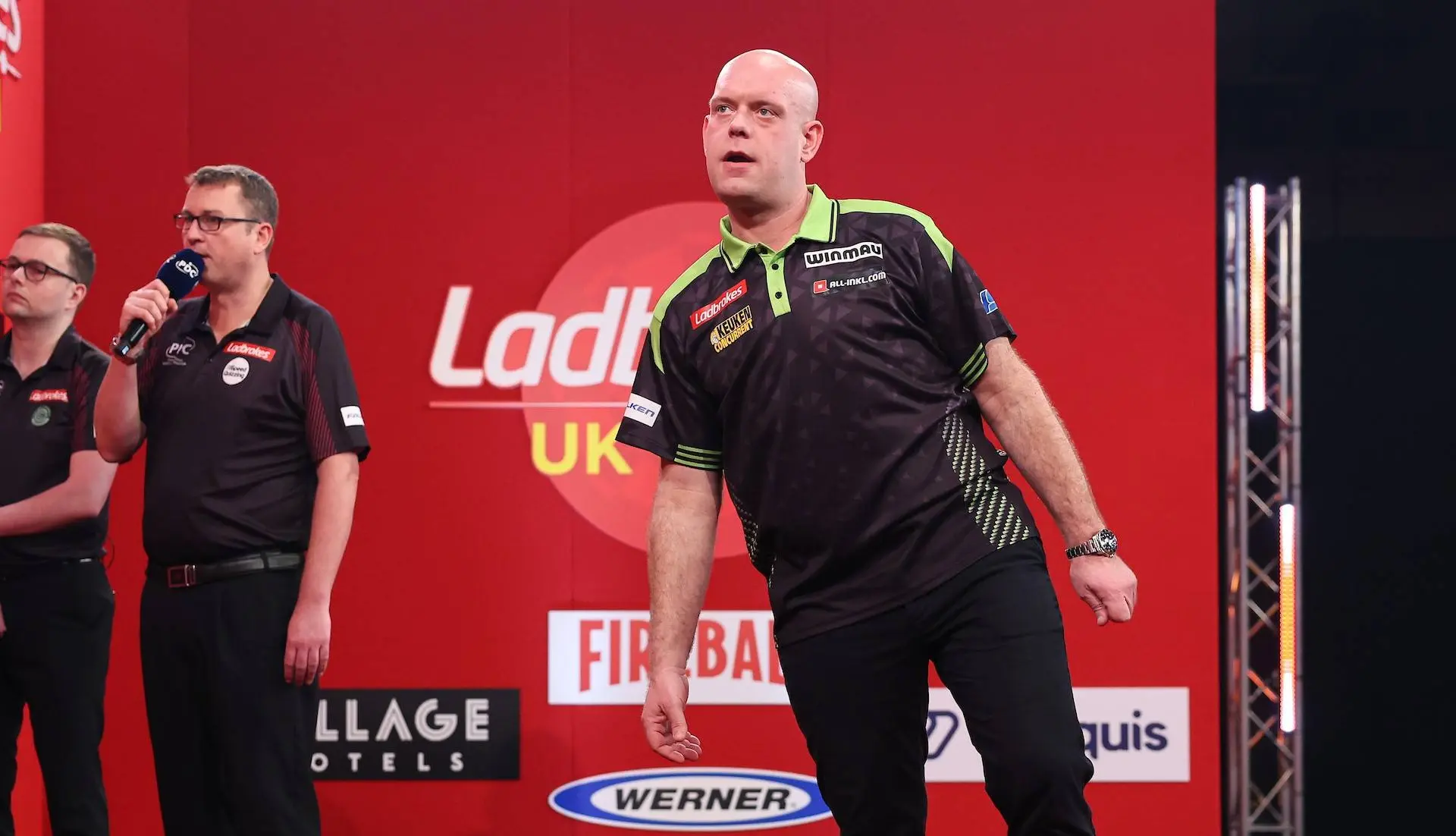 European Darts Trophy Saturday evening Round-Up | Van Gerwen and Bunting fall as Price and Van Veen stand-out in Gottingen
