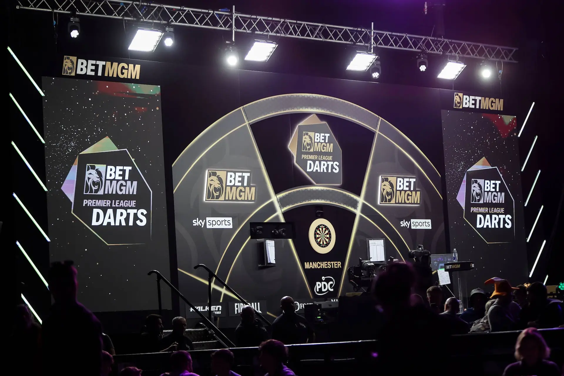 "Spice it up a bit" - Commentator Stuart Pyke proposes radical "Golden Ticket" idea to refresh Premier League Darts format