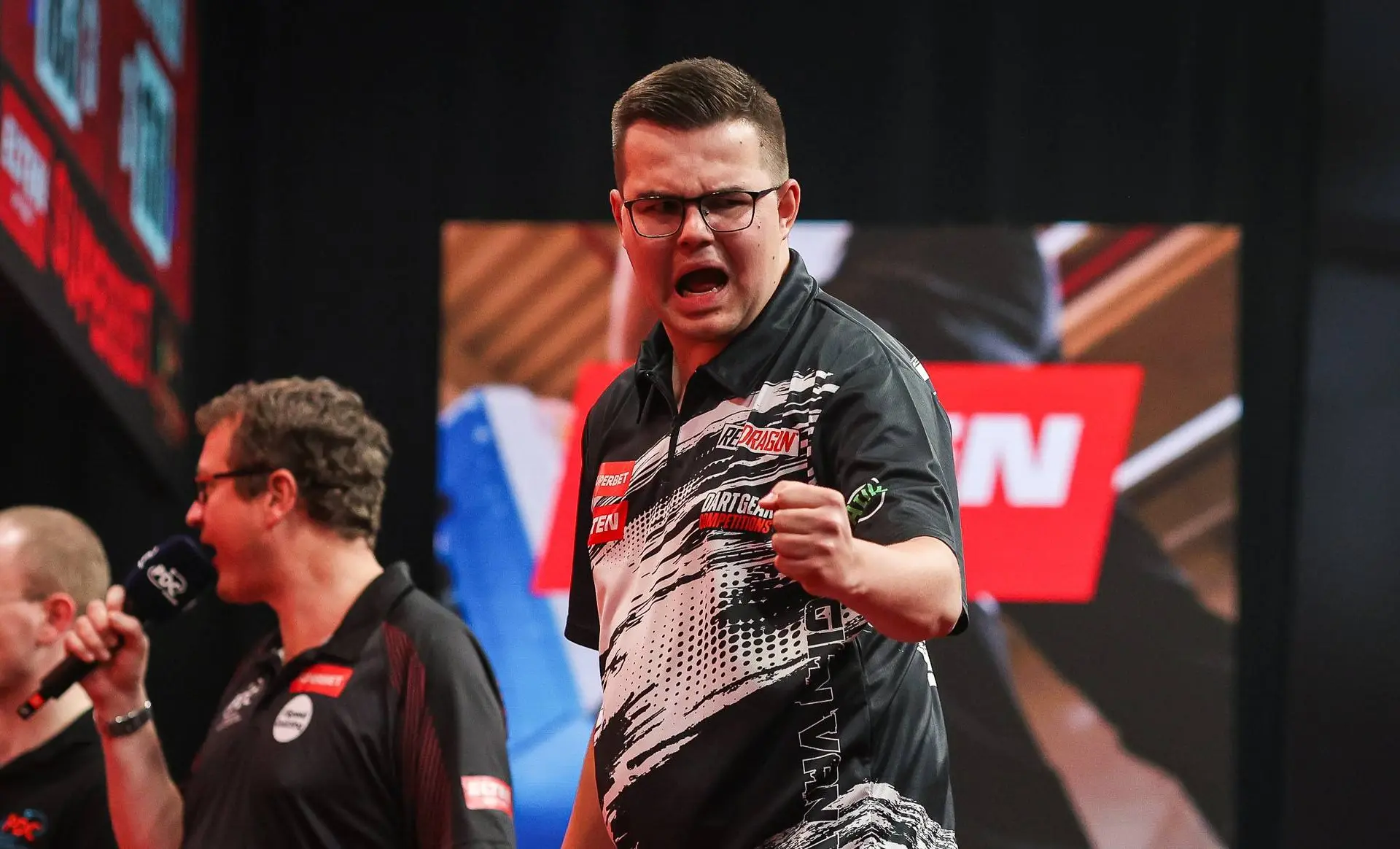 Sold-out exhibition sees Gian van Veen defeat Niko Springer to win Winamax Franken Darts Gala 2026