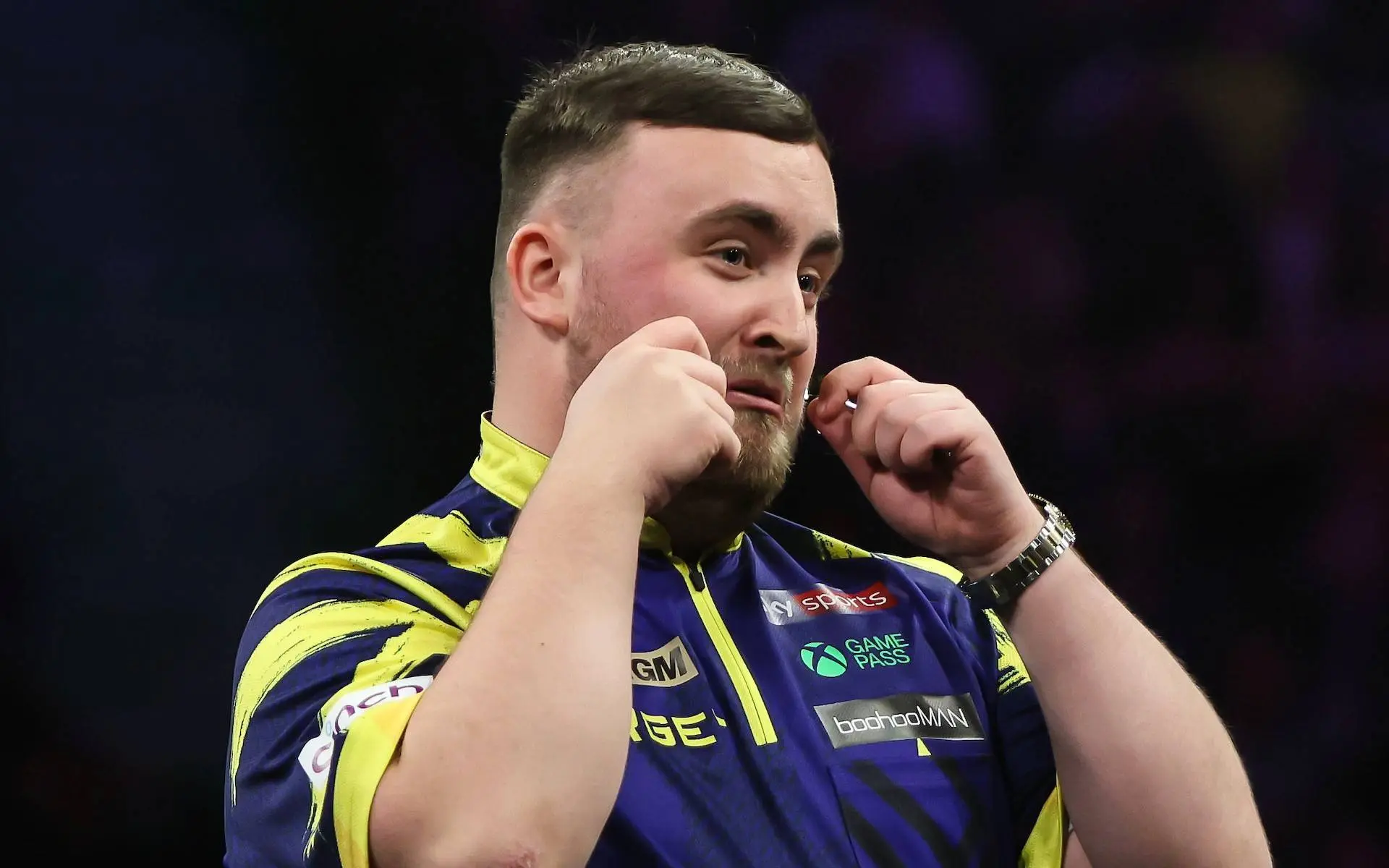 "No matter how much you don’t like him, you’d still go to Littler": Bashing of World Champion deemed 'over the top' as exhibition choice with Van Veen analogy used