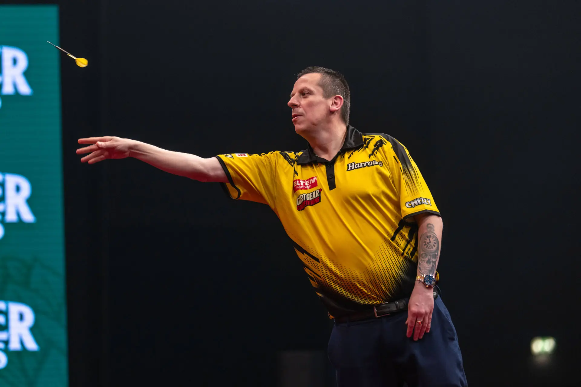 Dave Chisnall in action