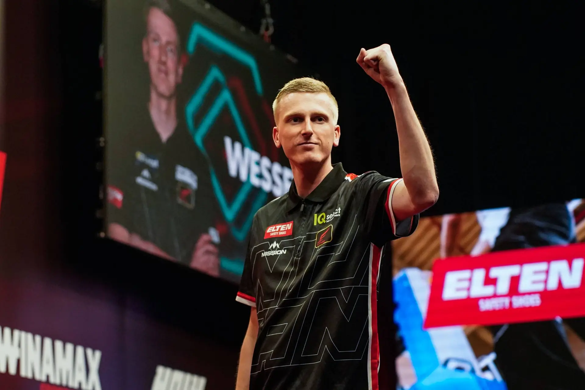 Wessel Nijman celebrating on stage
