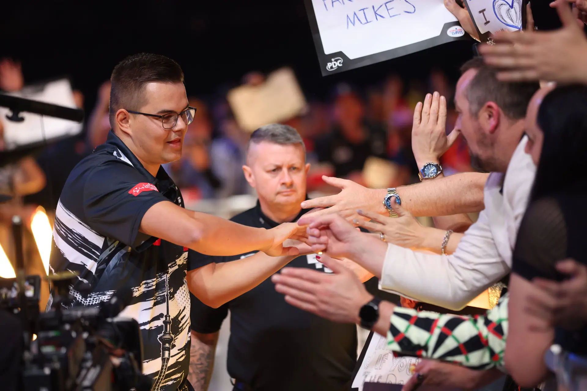 Gian van Veen at the 2026 New Zealand Darts Masters