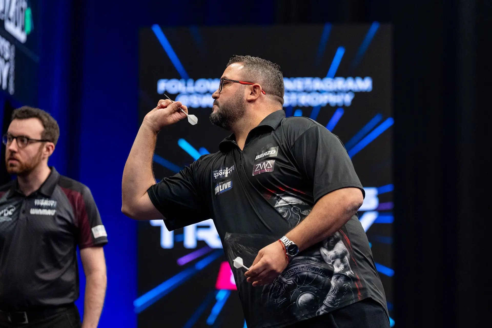 LIVE Swiss Darts Trophy Sunday Afternoon | Cristo Reyes fights in with a 6-4 win over Damon Heta