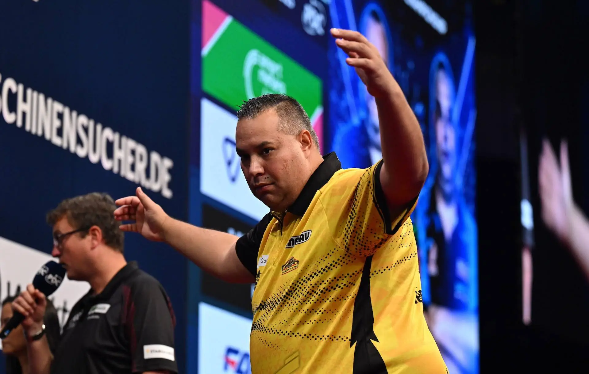 "There are some darts players who never learn" - Jermaine Wattimena takes a jab at Ryan Joyce amid luggage troubles