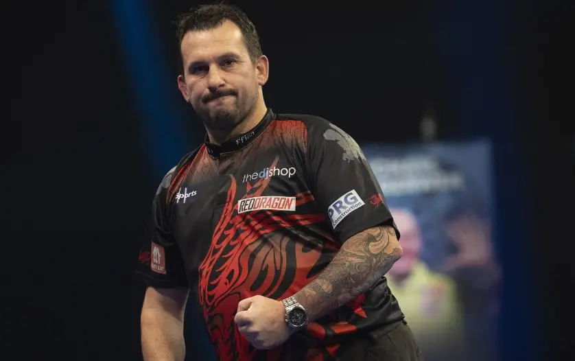 Clayton through to third major PDC semi-final after victory over Van Duijvenbode