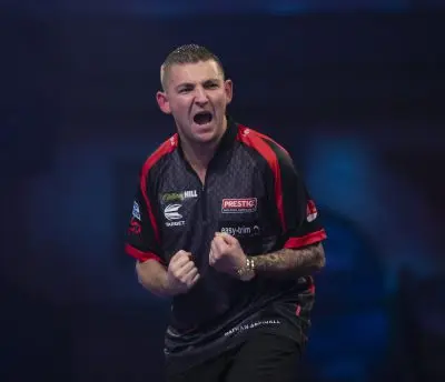 Aspinall survives comeback to dethrone defending champion Price