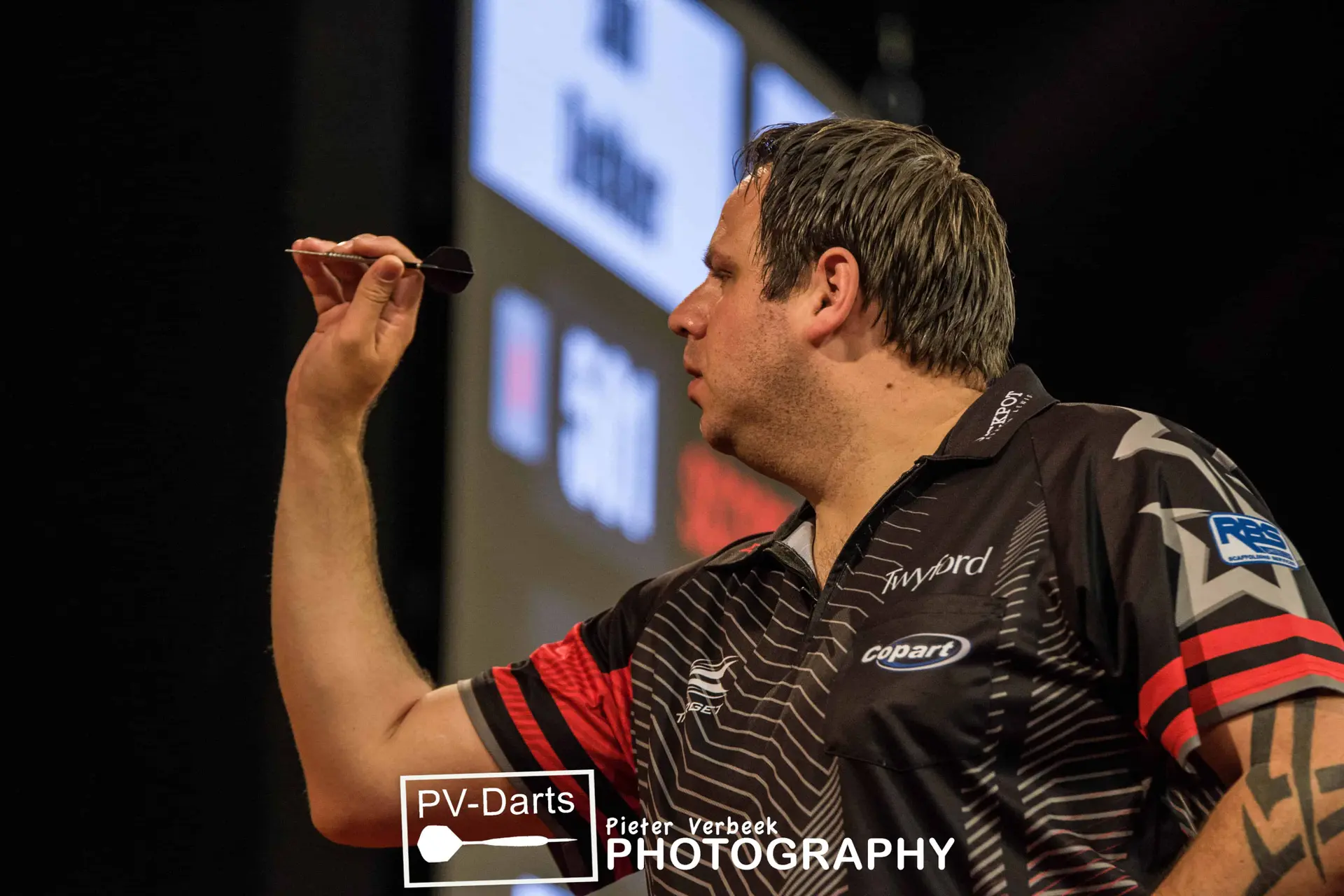 "I'd never want any hand outs and I'd never ask for one" - Adrian Lewis responds to Barry Hearn after claims he'd receive no special treatment from PDC