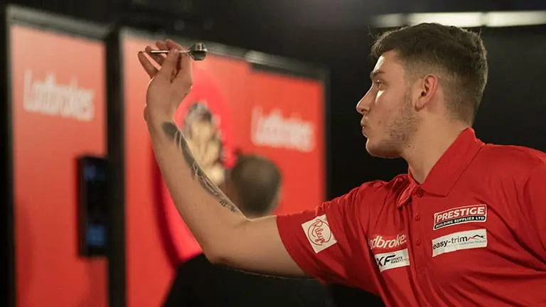 Williams hit 117 average against Burnett, set to face Sherrock in Last 16 at PDC Challenge Tour Five