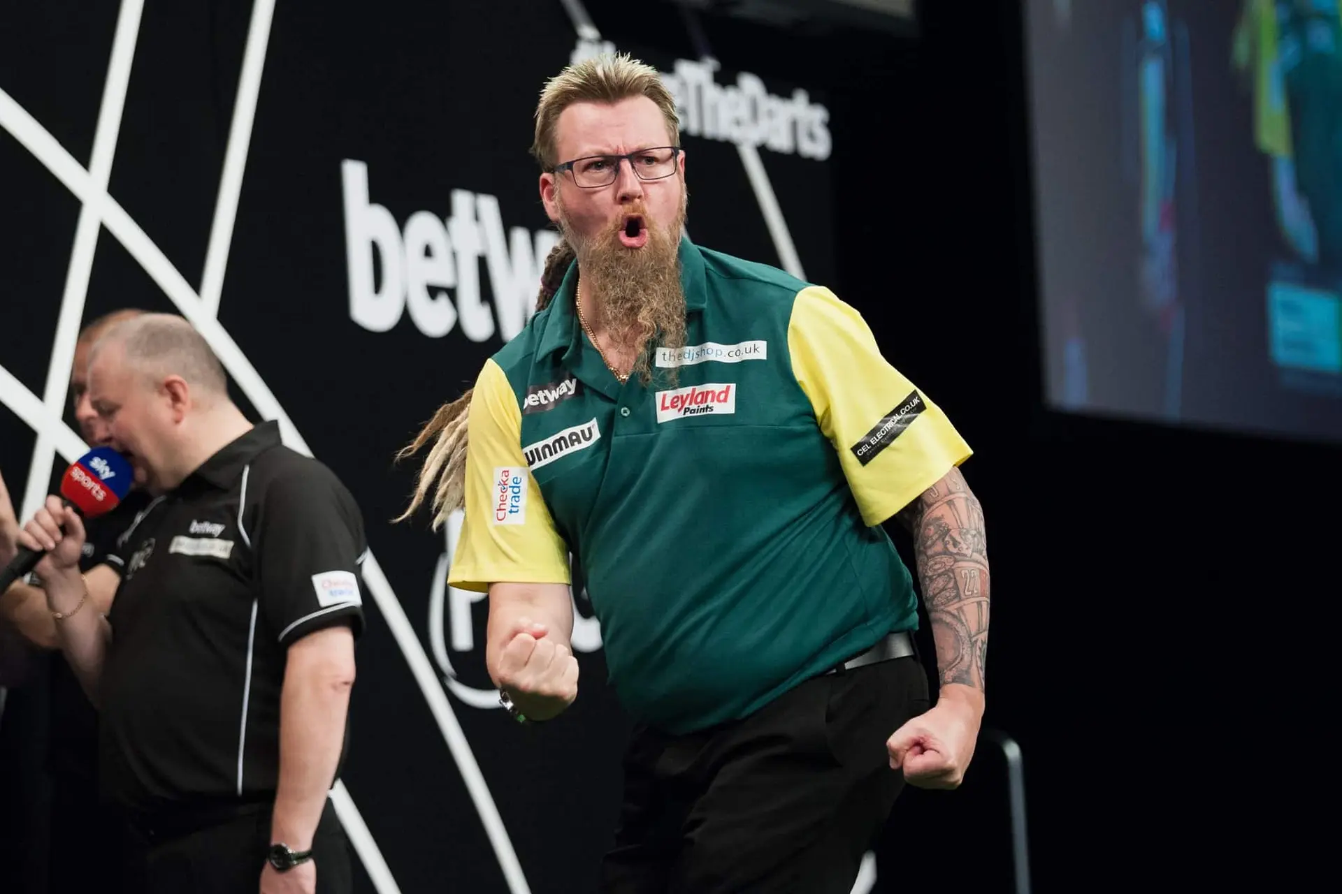 Australia ease through to second round at World Cup of Darts with whitewash win over Italy