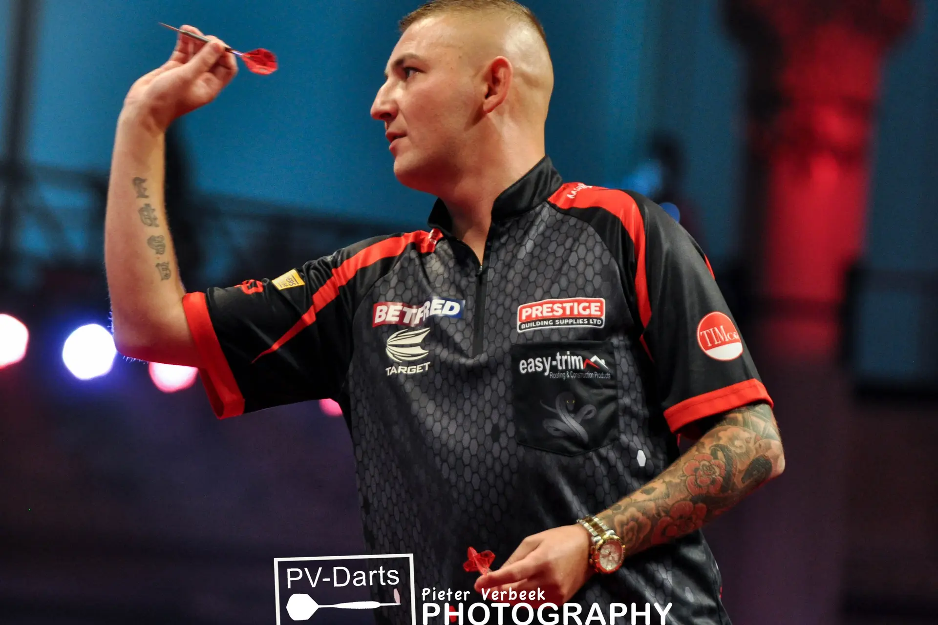 Aspinall nimmt im ersten Spiel der Premier League Revanche an Durrant