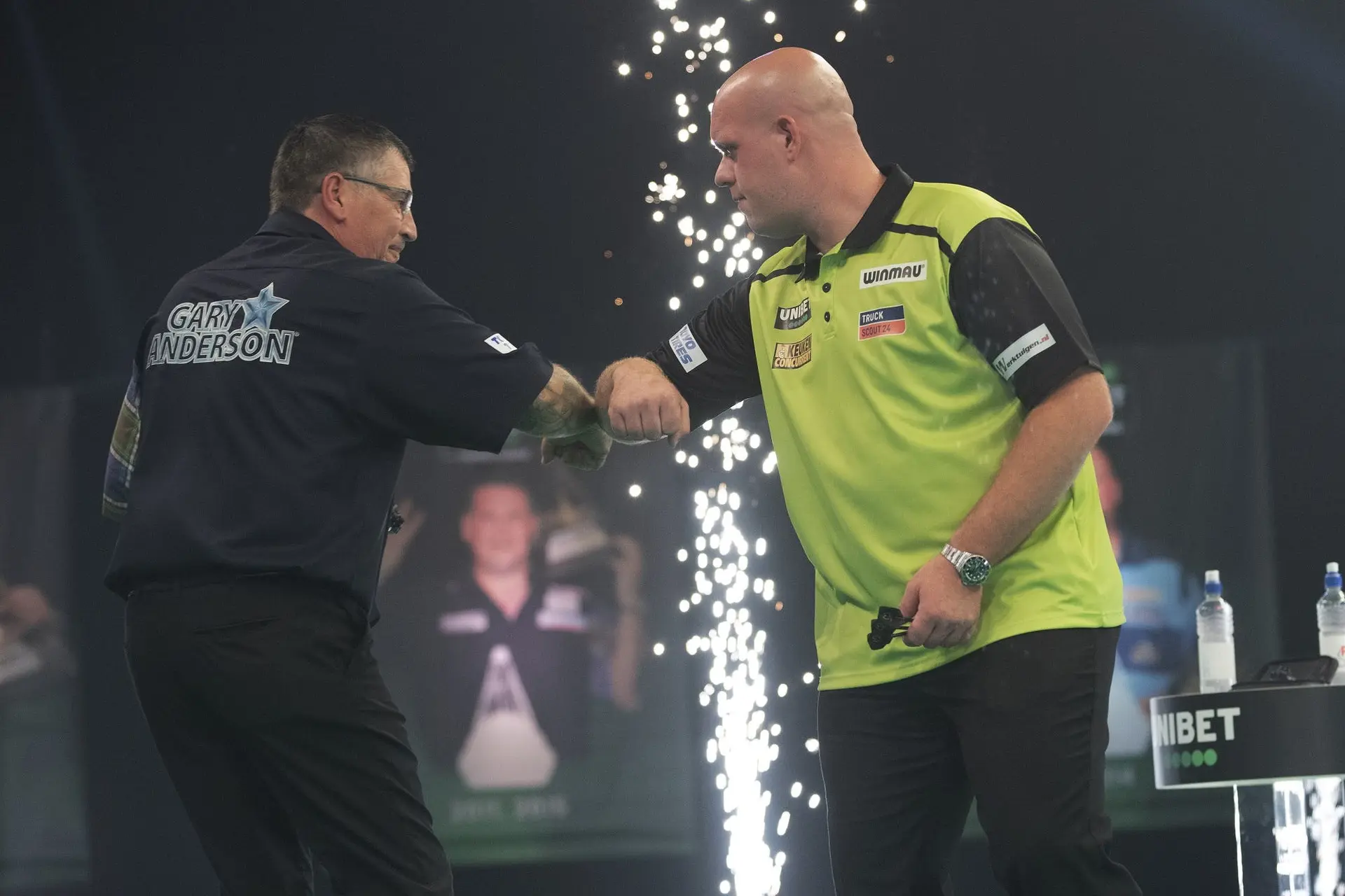 Spielplan Premier League Darts 2021 am Dienstagabend mit dem Aufeinandertreffen von Anderson und Van Gerwen