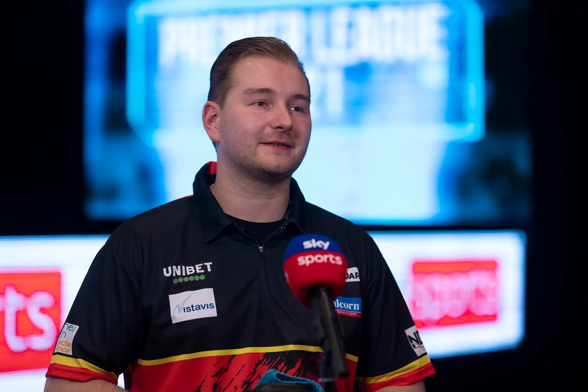 Q&A mit Van den Bergh: Wer ist sein Lieblingssportler, was ist seine beste Leistung und was war sein erster Job?